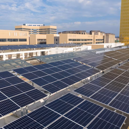 Système solaire hybride de 12,5 kWh avec batterie au lithium/hybride au lithium ess.